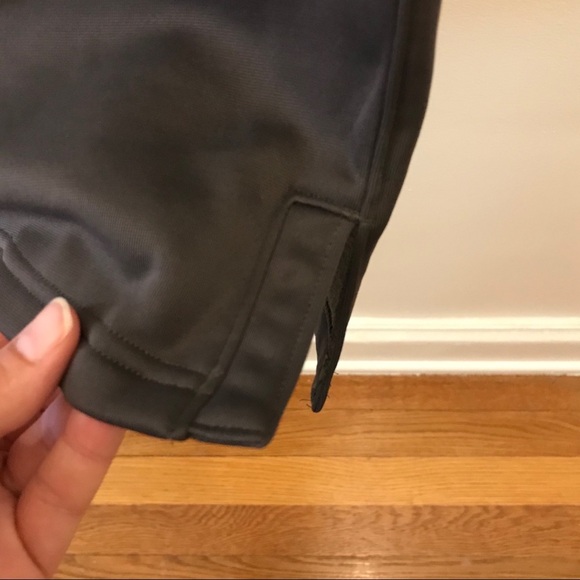 Under Armour Gray Pink Sweatpants small - Picture 4 of 6